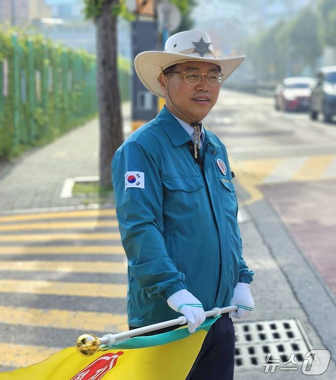 김태식 부산 북구의원, 비·눈 속에도 멈추지 않은 8년간의 교통봉사 모습(김태식 구의원 제공. 재판매 및 DB금지)