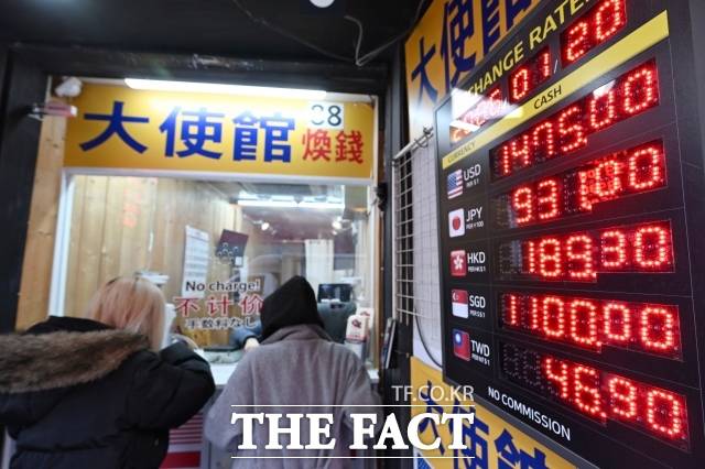 미국의 이란 공습 여파로 3일 개장을 앞둔 국내 증시와 외환시장에도 전운이 감돌고 있다. 사진은 기사 내용과 무관함. /서예원 기자