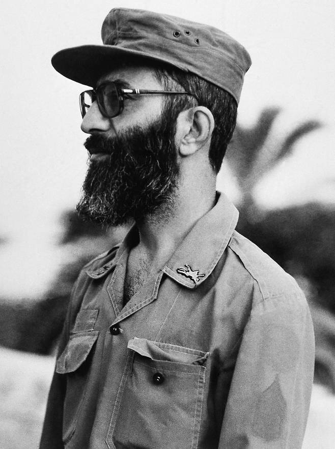 1981년 10월, 군복을 입은 이란의 아야톨라 알리 하메네이./AP 연합뉴스