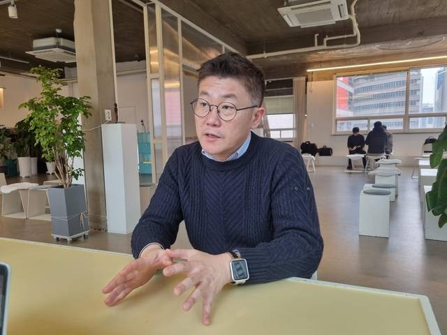 신희일 인투씨엔에스 최고제품책임자(CPO)가 2일 디지털타임스와 인터뷰하고 있다. 강민성 기자
