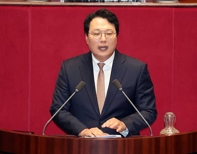 개혁신당 천하람 원내대표가 지난 1일 국회에서 전남광주통합특별시 설치를 위한 특별법안에 대한 반대 토론을 하고 있다. 연합뉴스