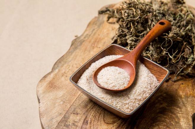 수용성 식이섬유가 위장에서 점성을 형성해 포도당 흡수를 지연시키는 원리. 게티이미지