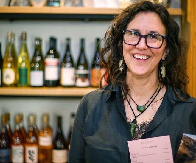 일레인 추칸 브라운.