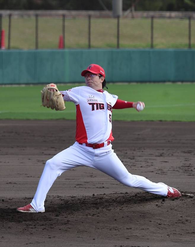 ▲ 첫 연습경기 등판에서 2이닝 1실점을 기록하며 무난한 컨디션을 알린 양현종 ⓒKIA타이거즈