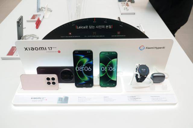 샤오미코리아가 플래그십 스마트폰 '샤오미(Xiaomi) 17 시리즈'를 3일 국내 정식 출시했다고 밝혔다. [사진=샤오미코리아]