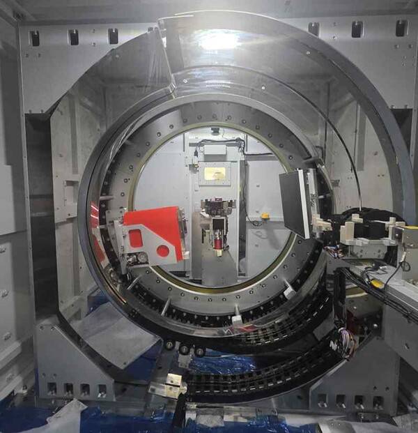 ▲ 자비스의 배터리 고속 CT 인라인 검사기.