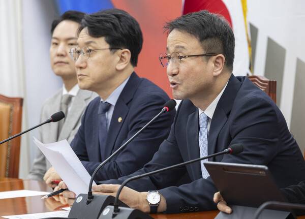 더불어민주당 한병도 원내대표가 3일 국회에서 열린 원내대책회의에서 발언하고 있다. 2026.3.3. 연합뉴스