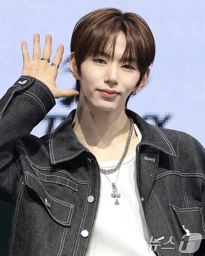 TUNEXX(튜넥스) 성준이 3일 서울 광진구 예스24라이브홀에서 가진 첫 번째 미니앨범 ‘SET BY US ONLY(셋 바이 어스 온리)’ 쇼케이스에서 포즈를 취하고 있다. 2026.3.3 ⓒ 뉴스1 권현진 기자