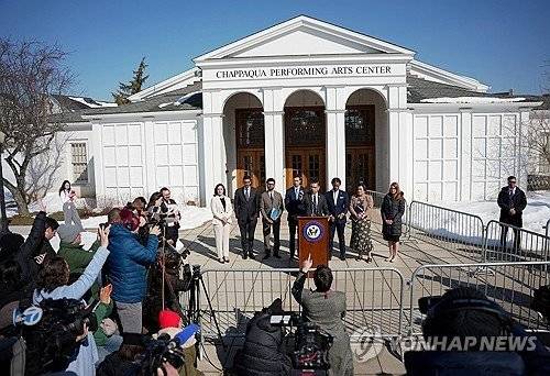 빌 클린턴 전 미국 대통령을 비공개 조사한 연방 하원 감독위원회 기자회견.연합뉴스