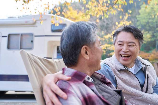 고막이 손상된 편측성 난청 환자에게는 골전도 보청기가 도움이 된다. /코클리어