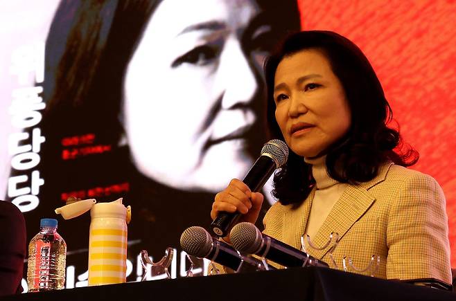 이진숙 전 방송통신위원장이 9일 대구 수성구 그랜드호텔에서 열린 ‘위풍당당 이진숙입니다' 출판을 기념하는 북콘서트에서 발언하고 있다. 뉴시스