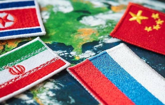 중국·러시아·이란·북한 국기. 사진 조지부시센터 홈페이지 캡처