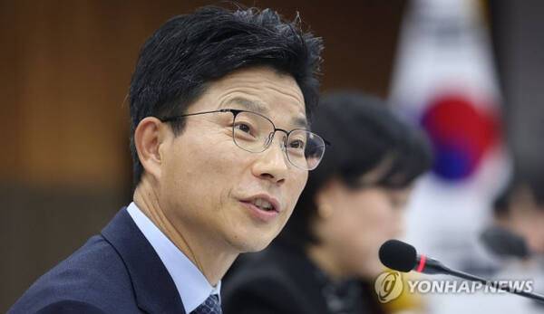 더불어민주당 정을호 의원이 국정감사에서 질의하고 있다. 연합뉴스