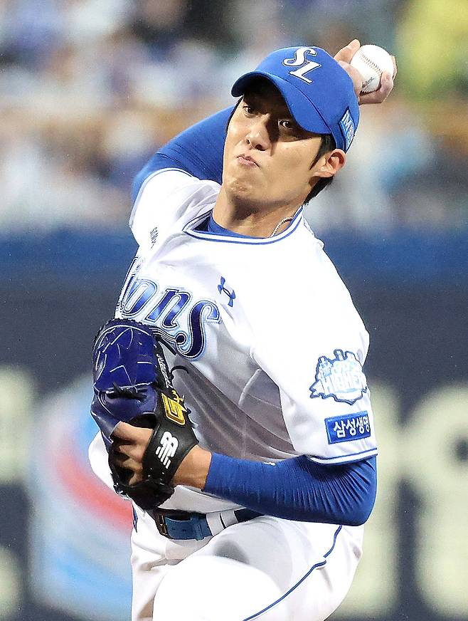 삼성은 투수 원태인, 맷 매닝, 이호성이 캠프 도중 팔꿈치 통증으로 이탈하는 악재를 마주했다. 삼성 원태인. 뉴시스