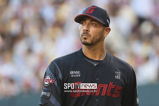 ▲ 메이저리그에서는 무려 38승을 수확했지만, 롯데 자이언츠에서는 실망스러운 모습만 보였던 빈스 벨라스케즈 ⓒ곽혜미 기자
