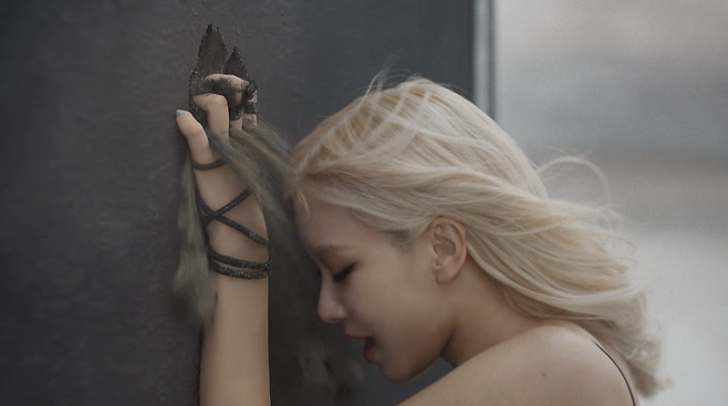 사진=그룹 블랙핑크 'GO' MV