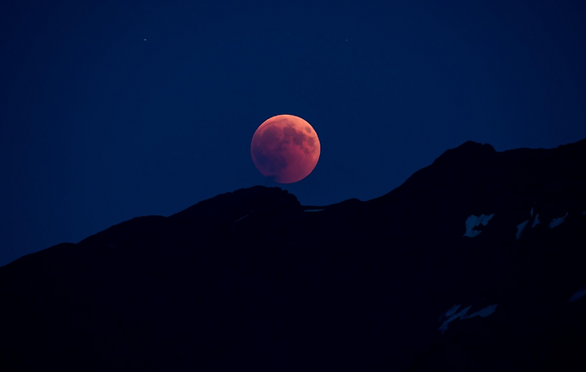 '그림자' 덕에 지구가 둥글다는 걸 알게 됐다?