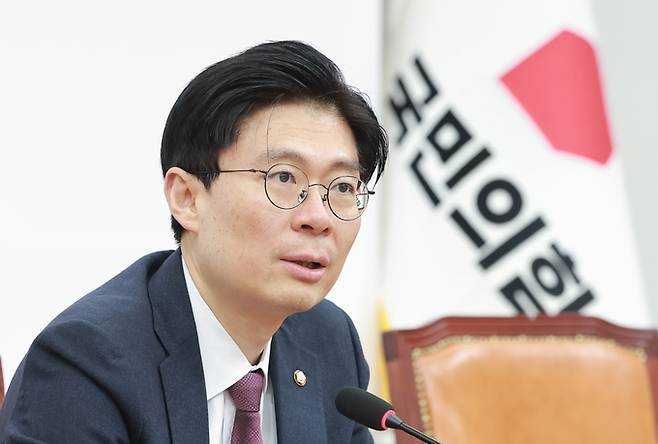 ▲ 국민의힘 인재영입위원장인 조정훈 의원이 4일 국회에서 영입인재를 발표하고 있다.연합