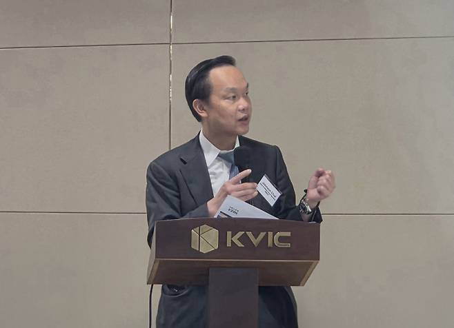 존슨 추이(Johnson Chui) 홍콩증권거래소(HKEX) 글로벌 발행기업 서비스 총괄이 4일 한국벤처투자빌딩에서 열린 '홍콩 iPO 전략 세미나'에서 발표하고 있다.