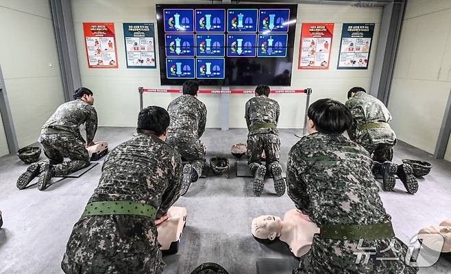 육군은 4일 서울 서초 과학화예비군훈련장에서 ICT 기술을 접목한 신규 심폐소생술(CPR) 실습장 등 과학화 훈련 시설을 공개했다. 2026.3.4./ⓒ 뉴스1(육군 제공)