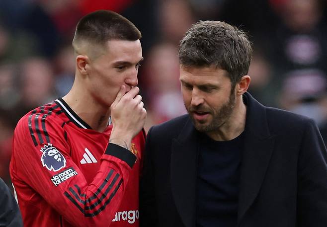 캐릭(오른쪽) 감독. 사진 | 맨체스터=로이터연합뉴스