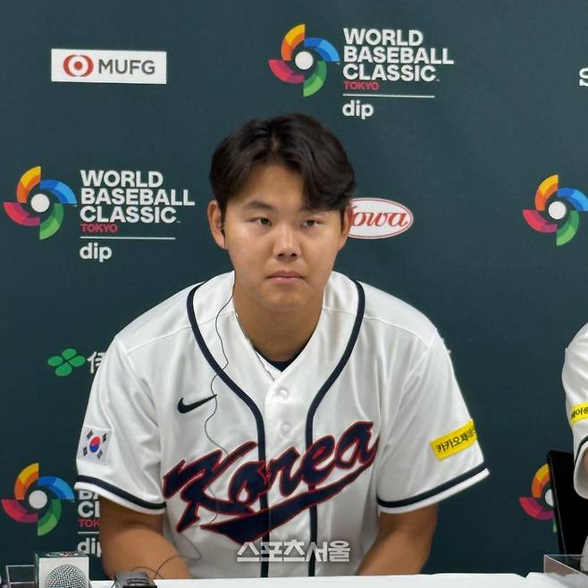 소형준이 인터뷰에 임하고 있다. 도쿄 | 박연준 기자 duswns0628@sportsseoul.com