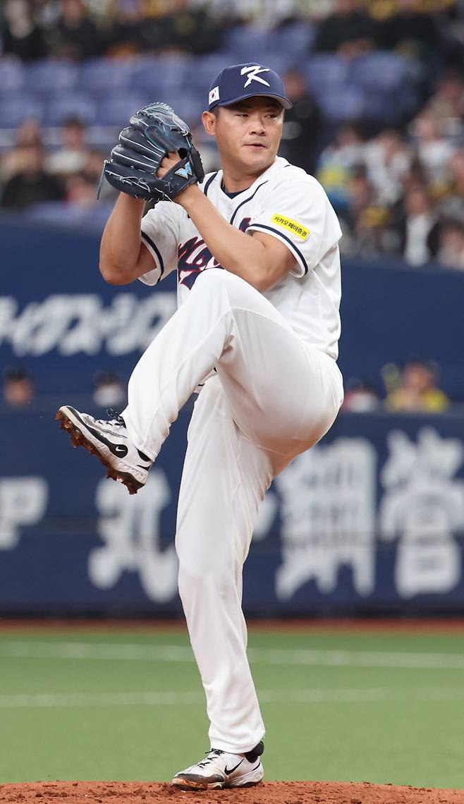 역투하는 노경은. 연합뉴스