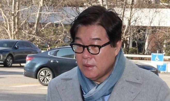 ‘쌍방울 대북 송금 사건’ 수사 과정에서 제기된 ‘연어·술파티 회유 의혹’과 관련해 김성태 전 쌍방울 회장이 지난 1월8일 오전 서울 서초구 서울고검 인권침해점검 태스크포스(TF)에서 조사를 받기 위해 출석하고 있다. 연합뉴스