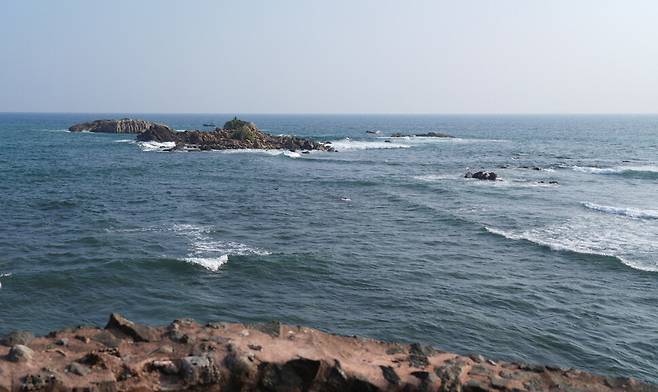 4일(현지시각) 이란 전함이 침몰한 이후의 스리랑카 갈레 해변의 모습. 로이터 연합뉴스