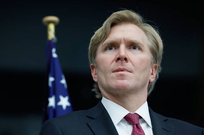 엘브리지 콜리 미국 국방부 정책 담당 차관이 지난달 12일 브뤼셀 나토 본부에서 열린 회의에 참석하고 있다. AP=연합뉴스