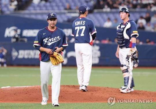 강판되는 유영찬 / 사진=연합뉴스