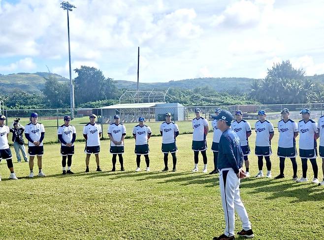최근 일본프로야구 강자들과의 연습경기에서 일본대표팀 보다 좋은 면모를 보인 한국야구대표팀의 사이판 전지훈련 모습. 한국은 1승1무, 일본은 1승1패를 기록했다.