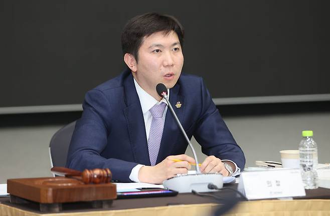 [서울=뉴시스] 조성우 기자 = 유승민 대한체육회장이 27일 서울 송파구 올림픽파크텔에서 열린 2026년도 정기대의원총회에서 발언하고 있다. (사진=대한체육회 제공) 2026.02.27. photo@newsis.com *재판매 및 DB 금지