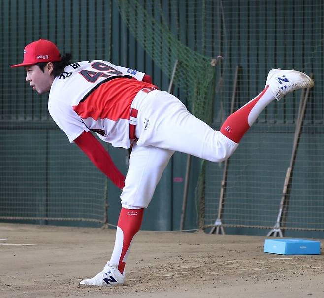 ▲ 올 시즌 KIA 불펜 보강의 핵심 퍼즐로 뽑히는 김범수 ⓒKIA타이거즈