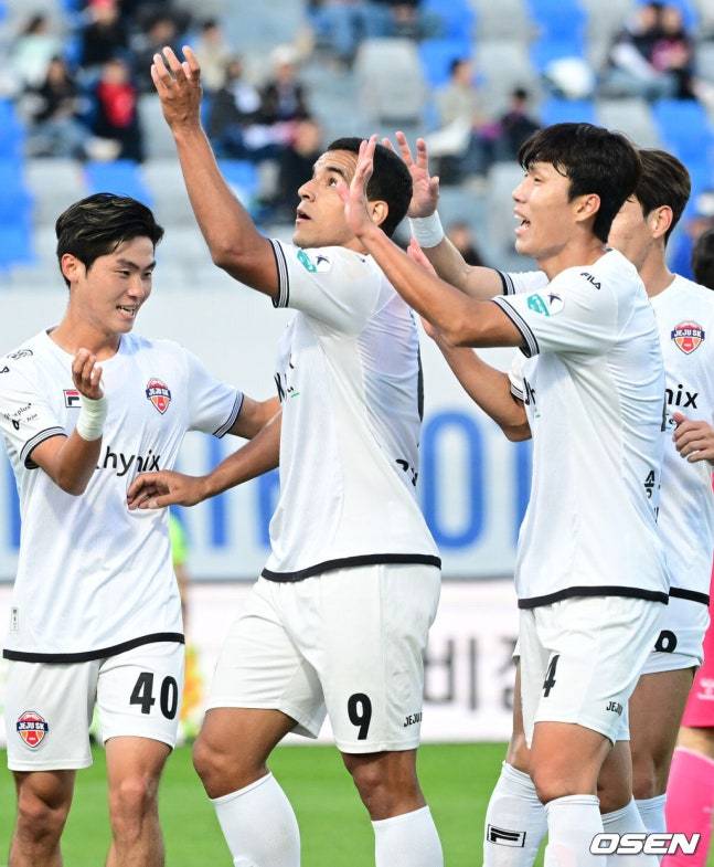 제주 SK 선수들. /사진=OSEN