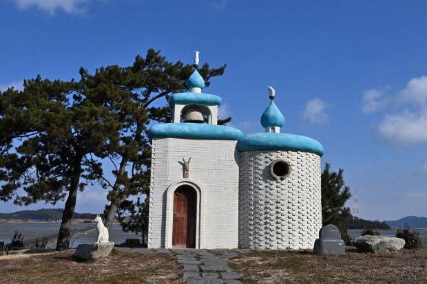 대기점도 북촌마을 동산에 자리한 안드레아의 집.
