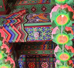 경북 영주 희방사 내부 천장에 설치된 엘디티 'Safemate' 화재감지기.(사진=엘디티)