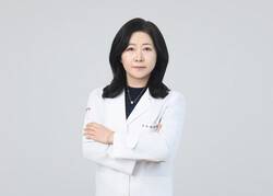 진신아 약사 / 휴베이스 서천백제약국 대표약사 / 학술동아리 공공포럼 시냅스 정회원/ 제45회 약국 경영대상 대상 수상 (2019)