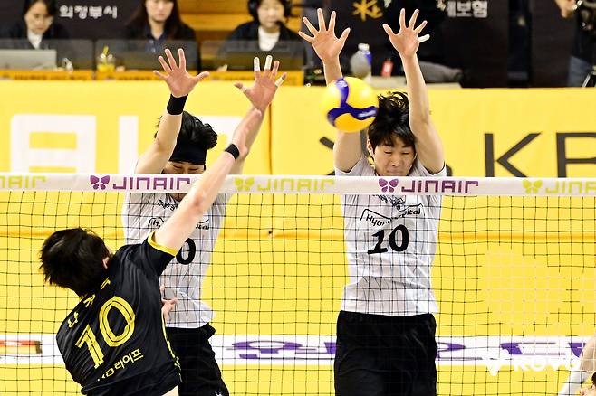 현대캐피탈 미들블로커 김진영(10번). (KOVO 제공)