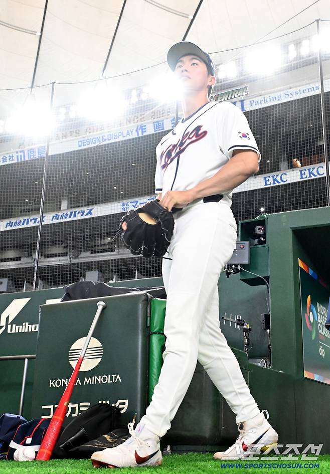 4일 일본 도쿄돔에서 열린 WBC(월드베이스볼클래식) 한국 대표팀의 공식훈련. 김혜성이 그라운드로 나서고 있다. 도쿄(일본)=허상욱 기자wook@sportschosun.com/2026.03.04/
