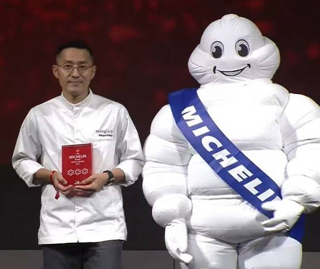 5일 부산 해운대구 시그니엘 부산에서 열린 미쉐린 가이드 서울&부산 2026 행사에서 별 3개를 받은 밍글스의 강민구 셰프. 유튜브 'The MICHELIN Guide' 캡처
