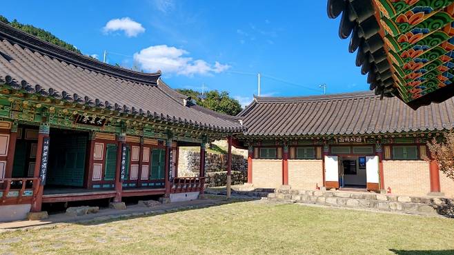 광양 김시식지에는 해은문, 영묘재, 역사관, 제기고, 유물전시관, 내삼문, 인호사가 있으며 이 중 역사관과 유물전시관을 둘러볼 수 있다./사진제공=광양시