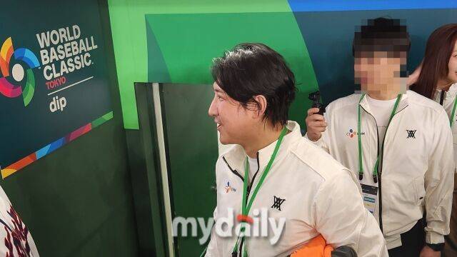 해설로 변신한 황재균이 일본 도쿄돔을 찾았다./도쿄(일본)=김경현 기자