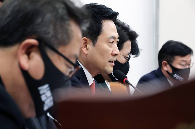 장동혁 국민의힘 대표가 5일 국회에서 열린 최고위원회의에서 발언하고 있다. [연합]