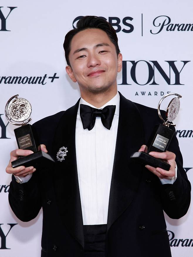 한국 최초로 토니상을 받은 ‘어쩌면 해피엔딩’의 박천휴 작가 [AFP/연합]