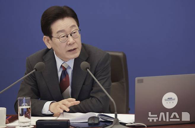 [서울=뉴시스] 최동준 기자 = 이재명 대통령이 5일 청와대에서 열린 임시 국무회의에서 발언하고 있다. 2026.03.05. photocdj@newsis.com