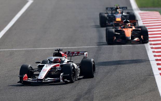 F1 드라이버들이 새 시즌 개막을 앞두고 연습 주행 중이다. 로이터연합뉴스