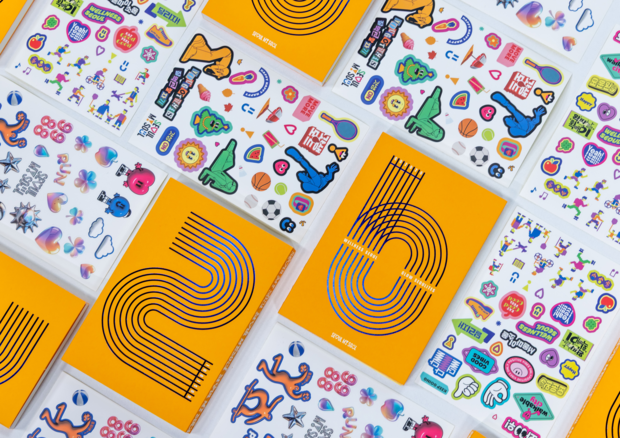 서울시가 제작한 업무수첩 ‘서울플래너 2026’. 다이어리 꾸미기에 쓸 수 있는 캐릭터 스티커도 들어있다. 사진제공=서울시