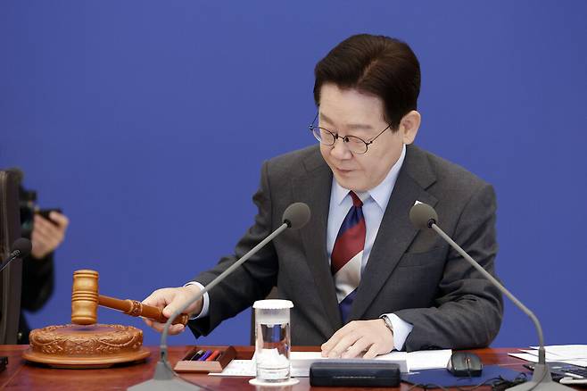 이재명 대통령이 5일 청와대에서 열린 중동 상황 대응책 논의를 위한 국무회의 개회선언을 하고 있다. ⓒ청와대통신사진기자단