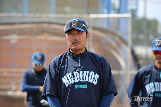 NC 이호준 감독이 5일(한국시간) 미국 애리조나주 투손에서 열린 2026 NC 스프링캠프를 마치고 소감을 말하고 있다. /사진=NC 다이노스 제공